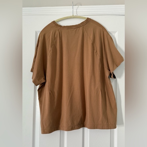 -Athleta Effortless Tee, Size 2X brown boxy short sleeve - Picture 6 of 8